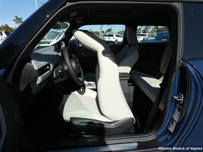 2025 MINI Cooper S Signature Trim   - Photo 40 - Naples, FL 34104