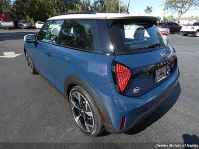 2025 MINI Cooper S Signature Trim   - Photo 9 - Naples, FL 34104