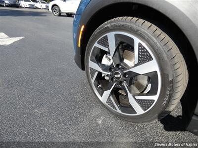 2025 MINI Cooper S Signature Trim   - Photo 18 - Naples, FL 34104