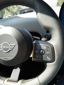 2025 MINI Cooper S Signature Trim   - Photo 27 - Naples, FL 34104