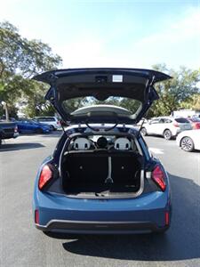 2025 MINI Cooper S Signature Trim   - Photo 13 - Naples, FL 34104