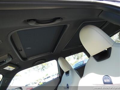 2025 MINI Cooper S Signature Trim   - Photo 35 - Naples, FL 34104