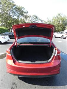 2017 Hyundai Elantra Limited   - Photo 13 - Naples, FL 34104