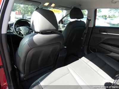 2017 Hyundai Elantra Limited   - Photo 43 - Naples, FL 34104