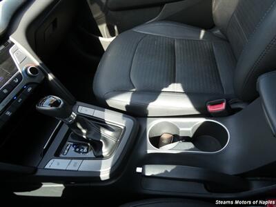 2017 Hyundai Elantra Limited   - Photo 32 - Naples, FL 34104