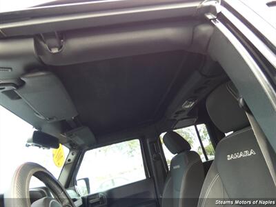 2017 Jeep Wrangler Sahara   - Photo 34 - Naples, FL 34104