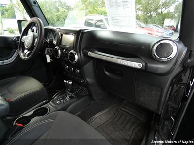 2017 Jeep Wrangler Sahara   - Photo 43 - Naples, FL 34104