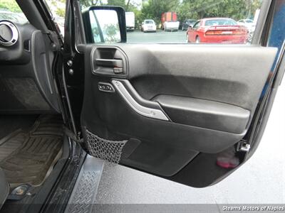 2017 Jeep Wrangler Sahara   - Photo 47 - Naples, FL 34104