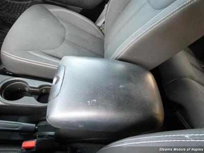 2017 Jeep Wrangler Sahara   - Photo 31 - Naples, FL 34104