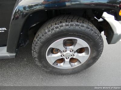 2017 Jeep Wrangler Sahara   - Photo 17 - Naples, FL 34104