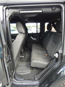 2017 Jeep Wrangler Sahara   - Photo 40 - Naples, FL 34104