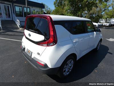 2020 Kia Soul LX   - Photo 11 - Naples, FL 34104