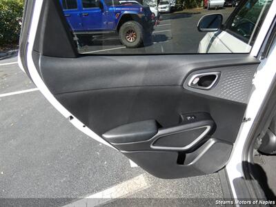 2020 Kia Soul LX   - Photo 44 - Naples, FL 34104