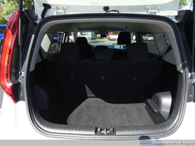 2020 Kia Soul LX   - Photo 14 - Naples, FL 34104
