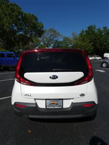 2020 Kia Soul LX   - Photo 12 - Naples, FL 34104