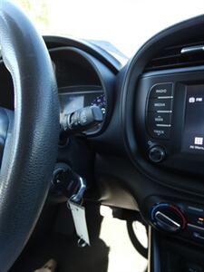 2020 Kia Soul LX   - Photo 27 - Naples, FL 34104
