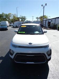 2020 Kia Soul LX   - Photo 5 - Naples, FL 34104