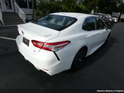 2020 Toyota Camry SE   - Photo 11 - Naples, FL 34104