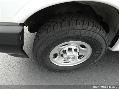 2023 Chevrolet Express 2500   - Photo 18 - Naples, FL 34104