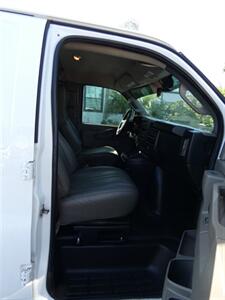 2017 Chevrolet Express 2500   - Photo 39 - Naples, FL 34104