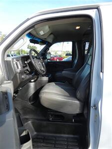 2022 GMC Savana 3500   - Photo 35 - Naples, FL 34104