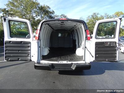 2022 GMC Savana 3500   - Photo 13 - Naples, FL 34104