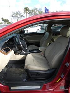 2017 Hyundai Sonata Limited   - Photo 41 - Naples, FL 34104