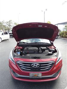 2017 Hyundai Sonata Limited   - Photo 6 - Naples, FL 34104