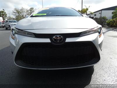 2022 Toyota Corolla LE   - Photo 4 - Naples, FL 34104