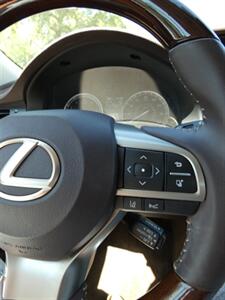 2018 Lexus ES 350   - Photo 27 - Naples, FL 34104
