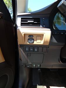 2018 Lexus ES 350   - Photo 24 - Naples, FL 34104