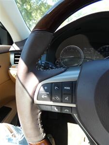 2018 Lexus ES 350   - Photo 25 - Naples, FL 34104