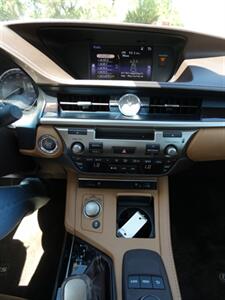 2018 Lexus ES 350   - Photo 33 - Naples, FL 34104