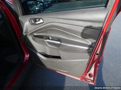 2015 Ford Escape SE   - Photo 46 - Naples, FL 34104