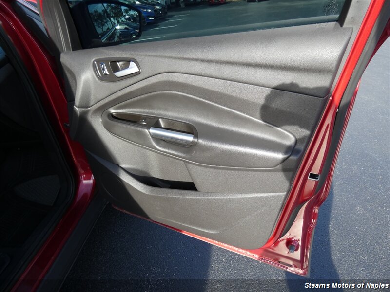2015 Ford Escape SE photo 28
