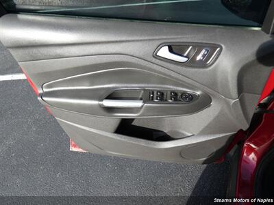 2015 Ford Escape SE   - Photo 37 - Naples, FL 34104