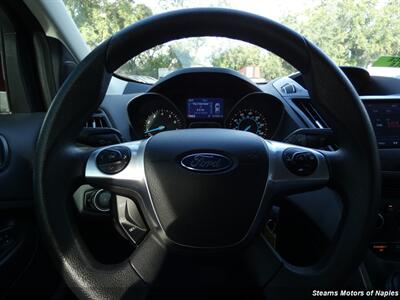2015 Ford Escape SE   - Photo 24 - Naples, FL 34104