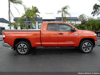 2018 Toyota Tundra SR5   - Photo 2 - Naples, FL 34104