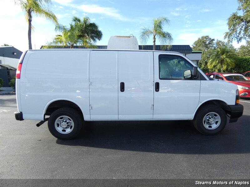 2023 Chevrolet Express 2500 Cargo photo 2
