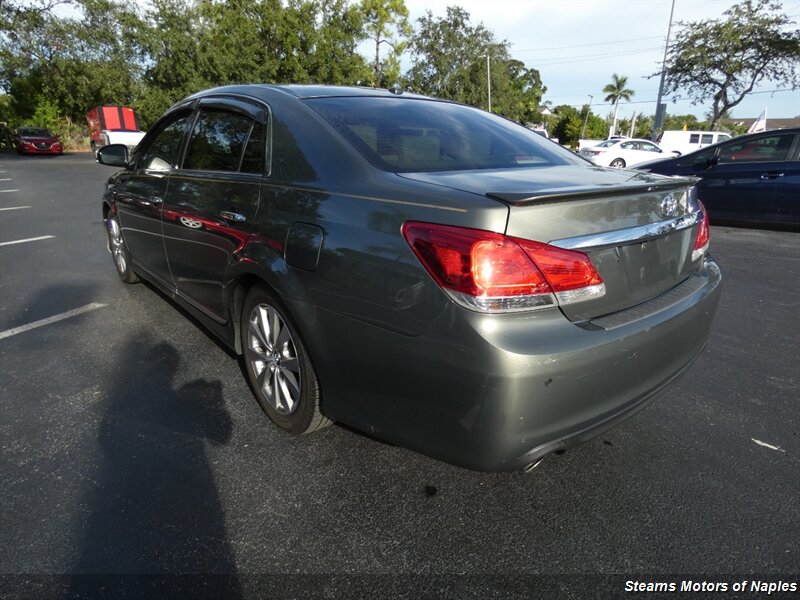 2011 Toyota Avalon Limited photo 6