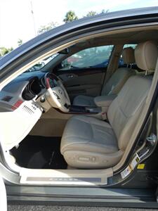 2011 Toyota Avalon Limited   - Photo 38 - Naples, FL 34104