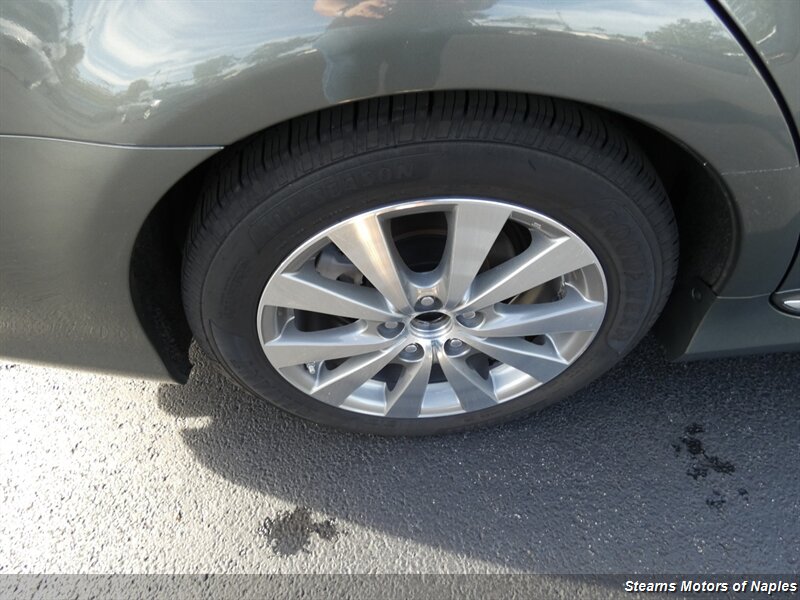 2011 Toyota Avalon Limited photo 10