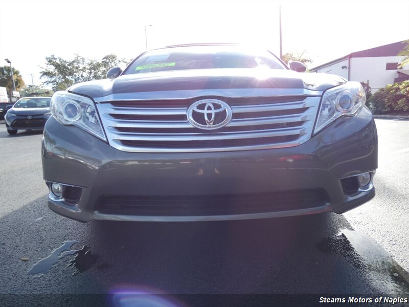2011 Toyota Avalon Limited photo 3