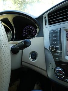2011 Toyota Avalon Limited   - Photo 26 - Naples, FL 34104