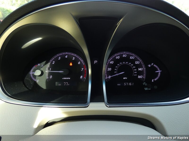 2011 Toyota Avalon Limited photo 15