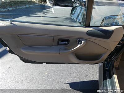 2001 BMW Z3 3.0i   - Photo 39 - Naples, FL 34104