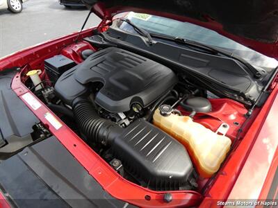 2011 Dodge Challenger SE - Photo 8 - Naples, FL 34104