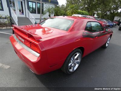2011 Dodge Challenger SE - Photo 11 - Naples, FL 34104