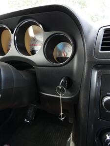 2011 Dodge Challenger SE - Photo 27 - Naples, FL 34104