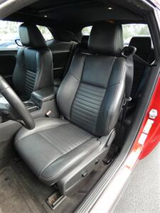 2011 Dodge Challenger SE - Photo 38 - Naples, FL 34104